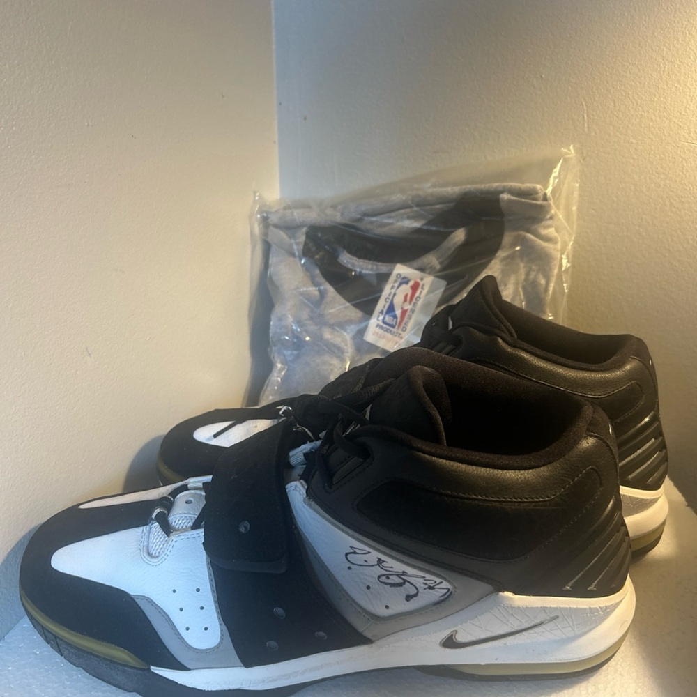 Eddy Curry signed Nike Air Max